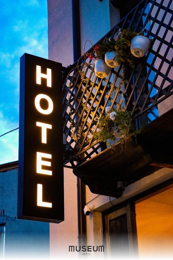 Museum Hotel Pristina Kültér fotó